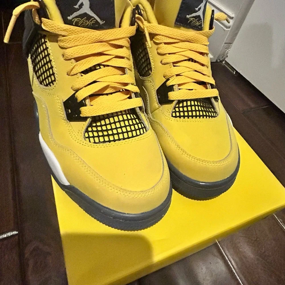 Air Jordan 4 2021 lightning Sneakers - Picture 9 of 12